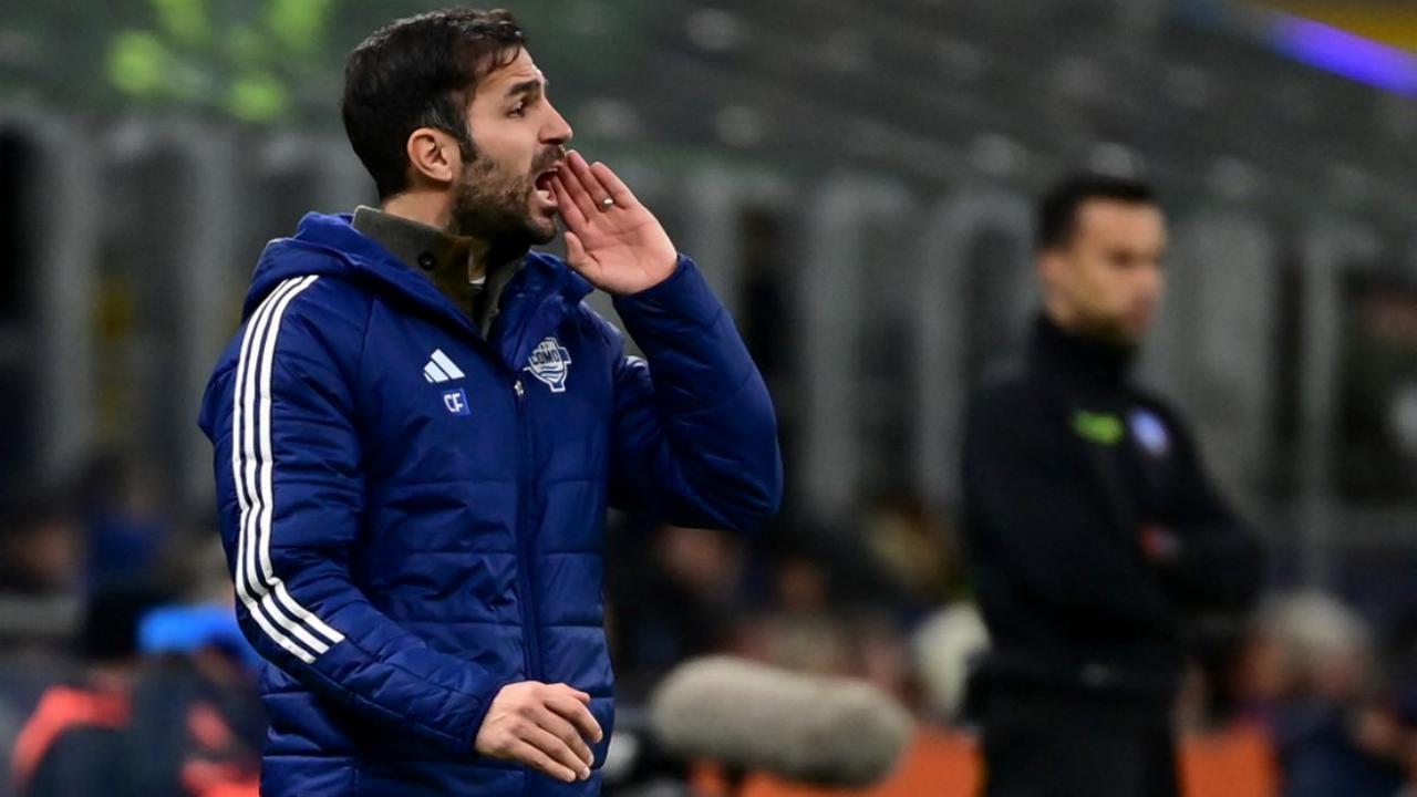 Cesc Fabregas Isyaratkan Kembali ke Inggris, Chelsea Berpotensi Jadi Tujuan