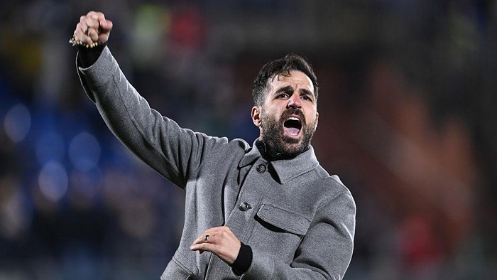 Cesc Fabregas Santai Rancang Karier Pelatih, Premier League Bukan Target Dekat